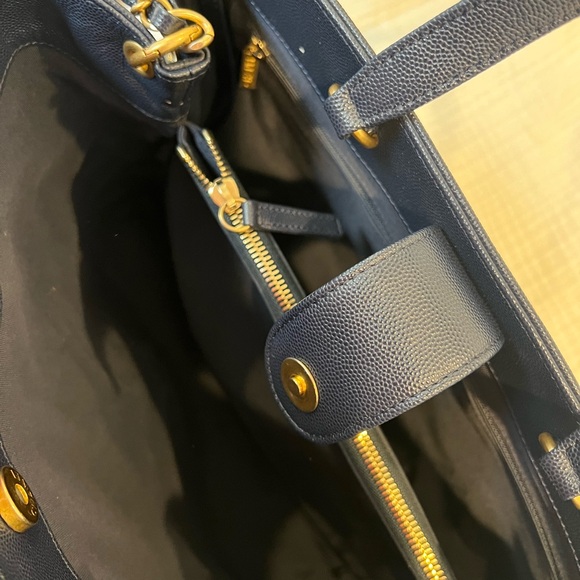 Chanel Lovely Chains Shopping Tote Black Navy Lambskin Caviar Gold Hardware - Picture 9 of 15